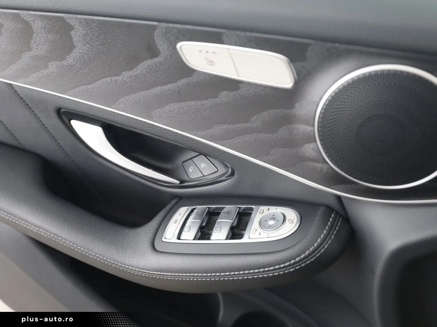 MERCEDES-BENZ GLC 300 de 4M AMG AHK Night LED Kamera Navi