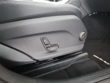 MERCEDES-BENZ GLC 300 de 4M AMG AHK Night LED Kamera Navi