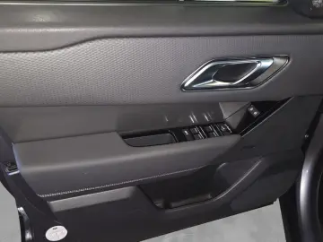 LAND ROVER Range Rover Velar P400e