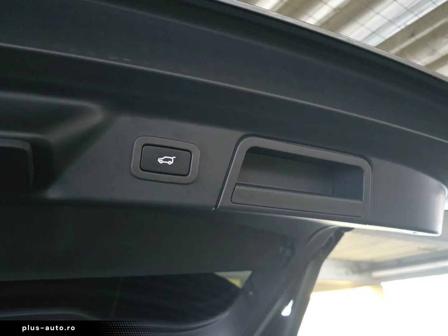 LAND ROVER Range Rover Velar P400e