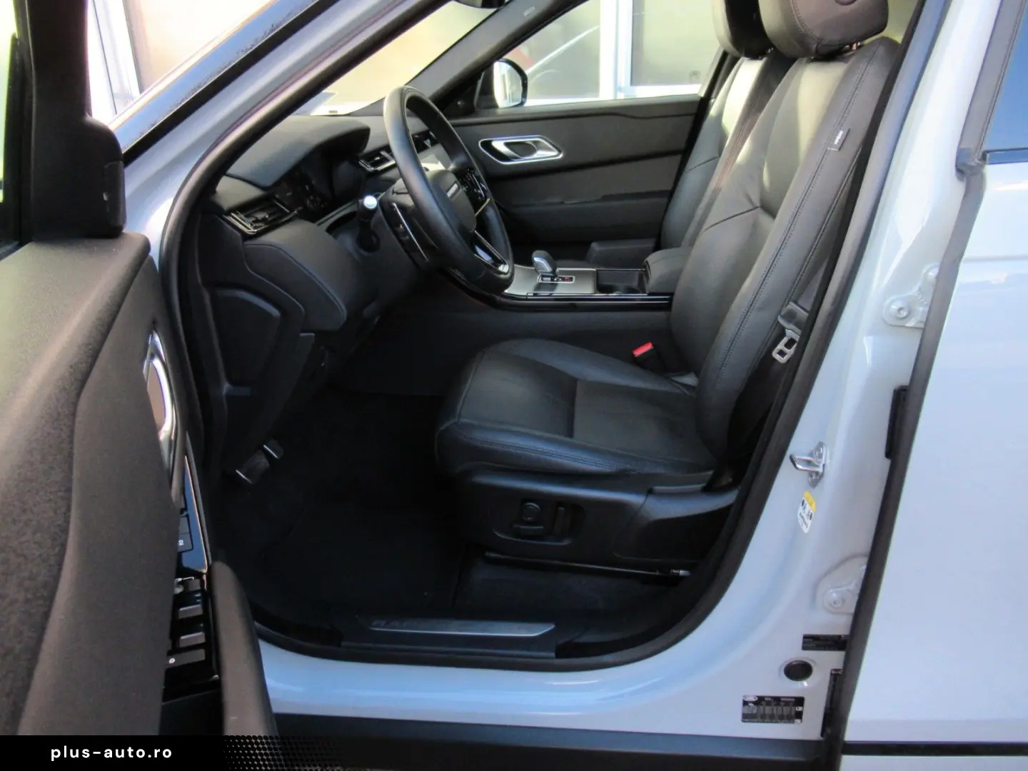 LAND ROVER NEW D300 DYN SE HEAD-UP BLACK PANO 3D eAHK NP101