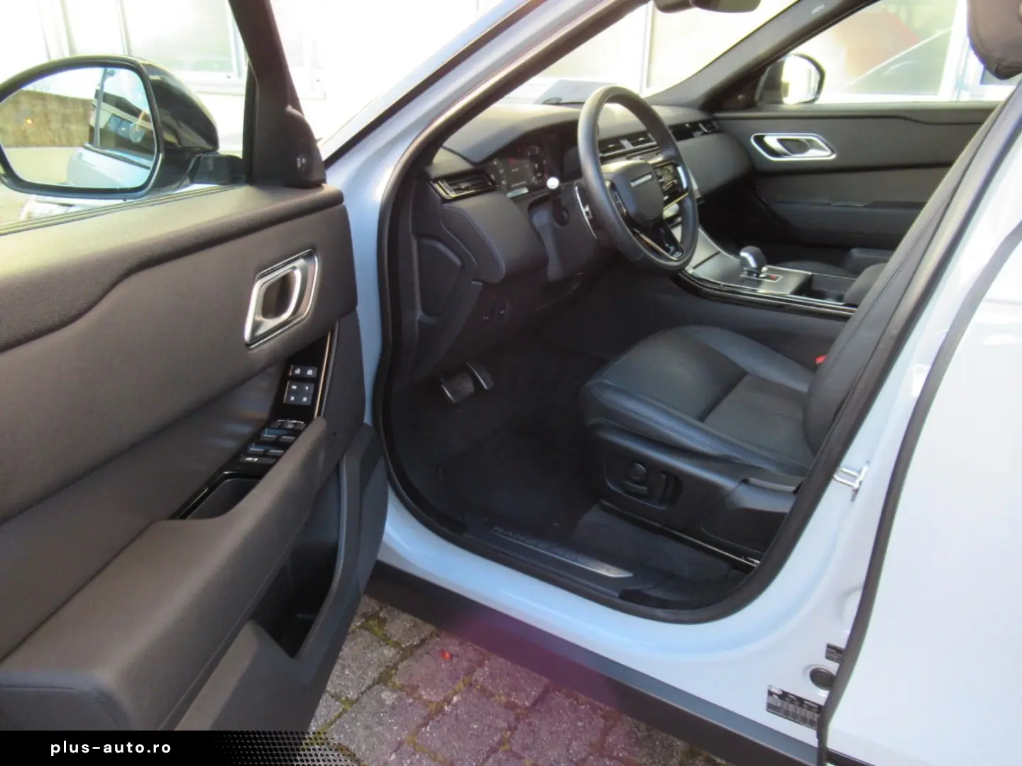 LAND ROVER NEW D300 DYN SE HEAD-UP BLACK PANO 3D eAHK NP101