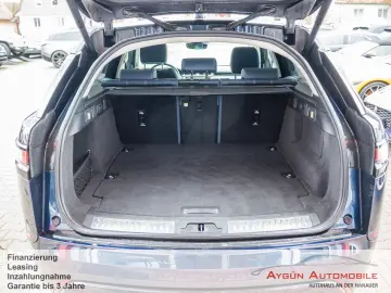 LAND ROVER Range Rover Velar P400e AWD S AHK Black-Pack