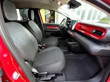 Renault Twingo E-TECH electric Techno 80hp Urban Range