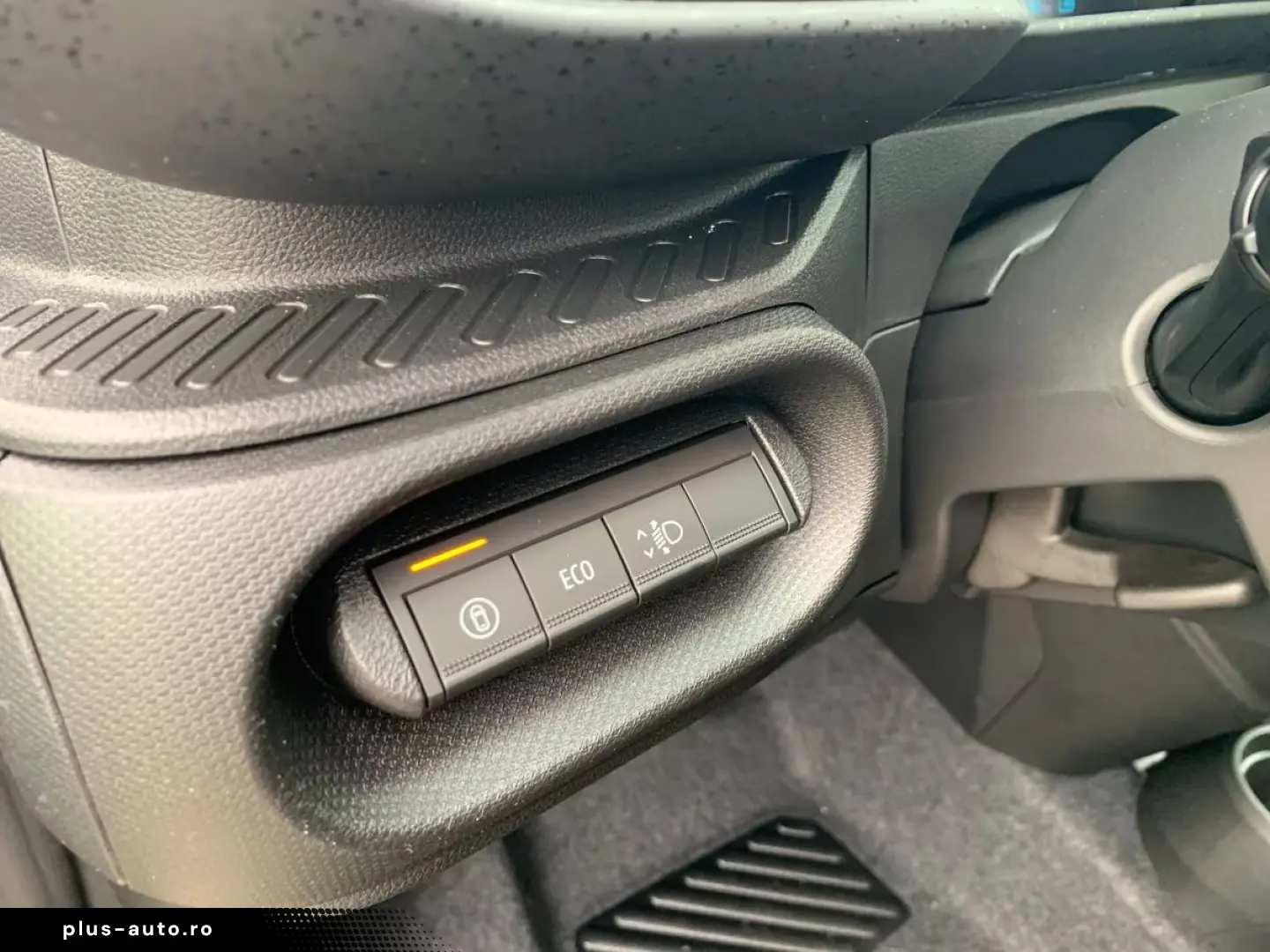 Renault Twingo TECHNO 80HP URBAN RANGE E-TECH