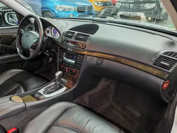 Mercedes E 220 Avantgarde Xenon 1 proprietar Stare originala