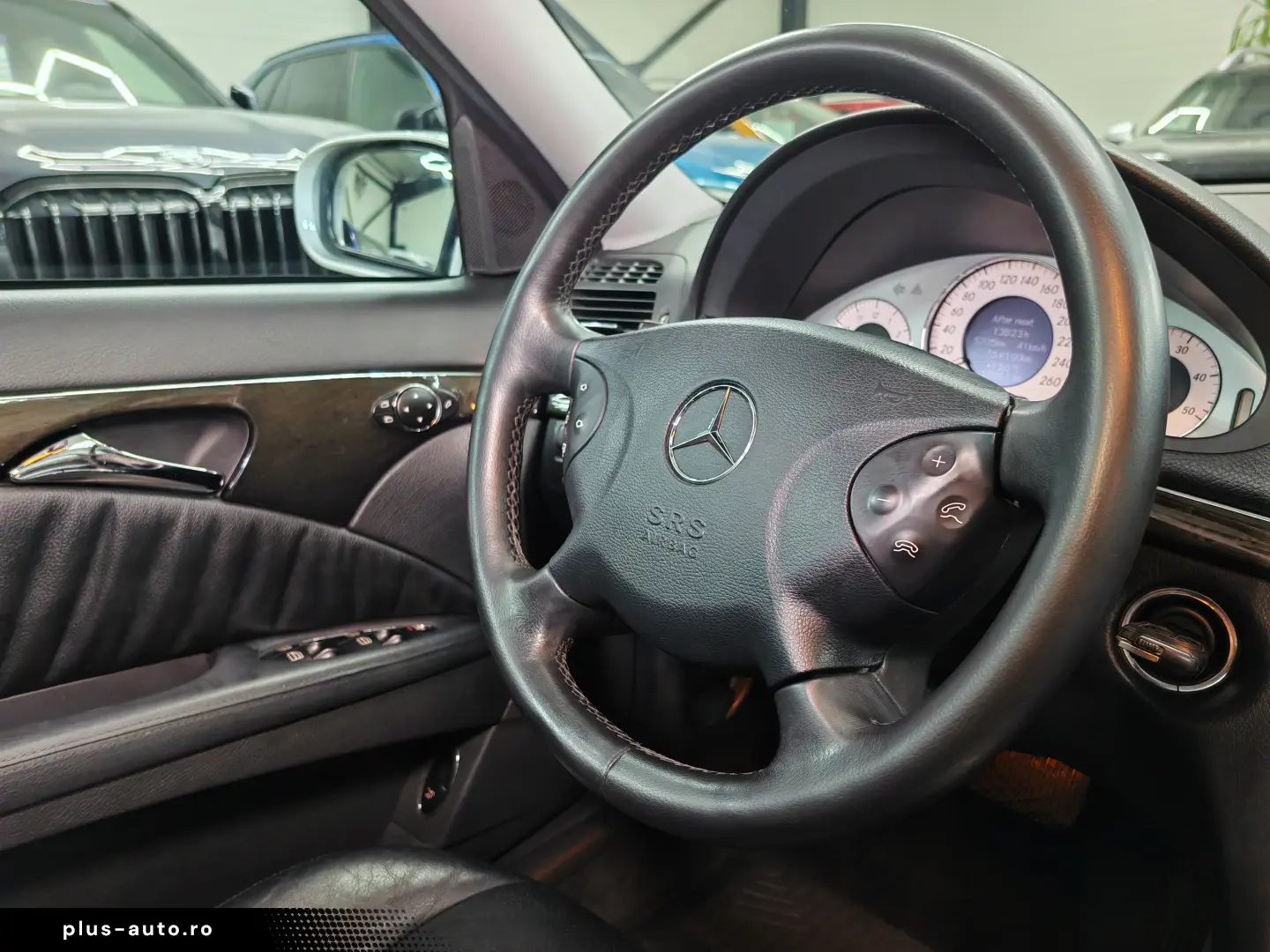 Mercedes E 220 Avantgarde Xenon 1 proprietar Stare originala