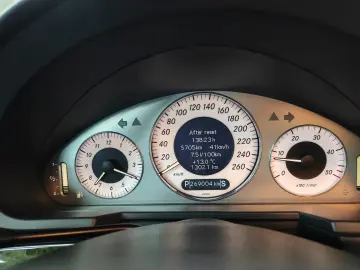 Mercedes E 220 Avantgarde Xenon 1 proprietar Stare originala