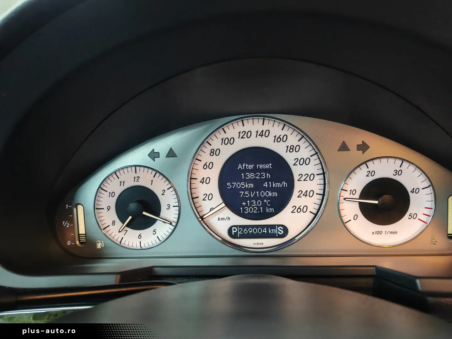 Mercedes E 220 Avantgarde Xenon 1 proprietar Stare originala