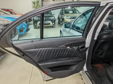 Mercedes E 220 Avantgarde Xenon 1 proprietar Stare originala
