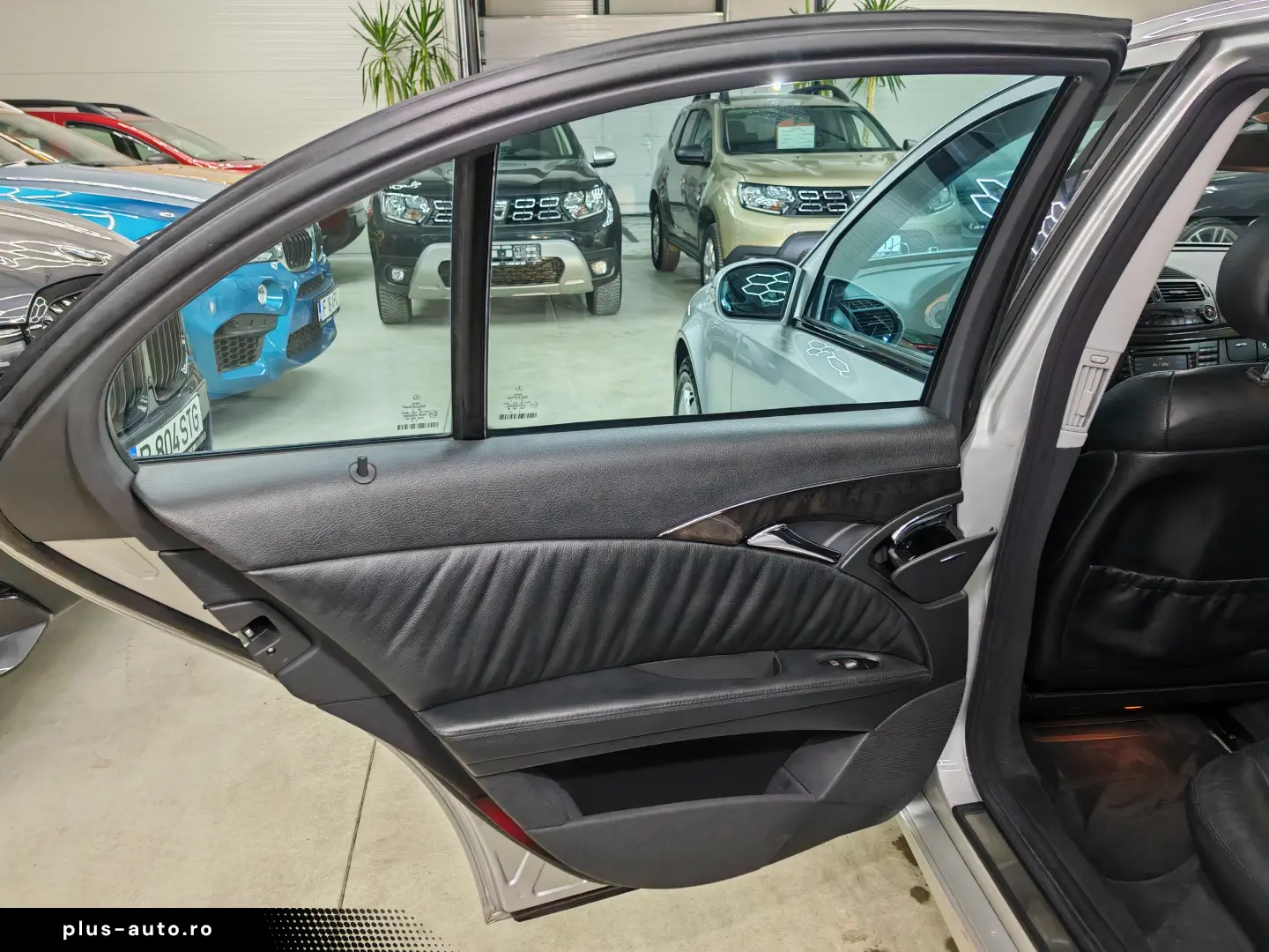 Mercedes E 220 Avantgarde Xenon 1 proprietar Stare originala