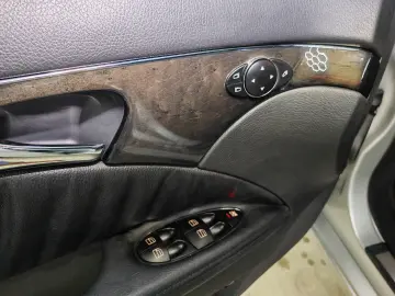 Mercedes E 220 Avantgarde Xenon 1 proprietar Stare originala
