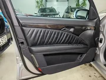 Mercedes E 220 Avantgarde Xenon 1 proprietar Stare originala