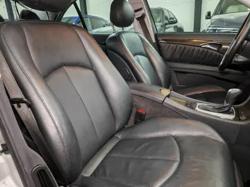 Mercedes E 220 Avantgarde Xenon 1 proprietar Stare originala