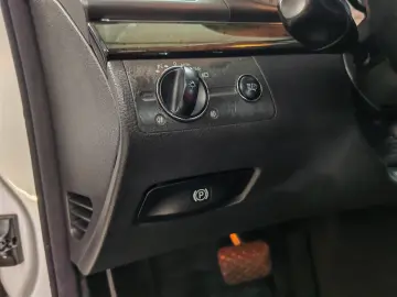 Mercedes E 220 Avantgarde Xenon 1 proprietar Stare originala