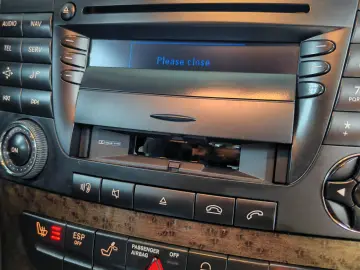 Mercedes E 220 Avantgarde Xenon 1 proprietar Stare originala