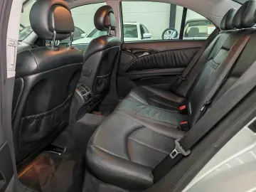 Mercedes E 220 Avantgarde Xenon 1 proprietar Stare originala