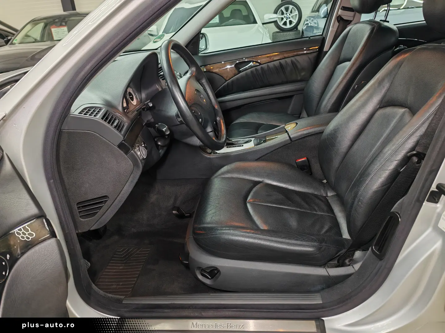 Mercedes E 220 Avantgarde Xenon 1 proprietar Stare originala