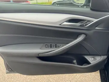 BMW 520 dA LEDER LASER ACC HUD SPORTSITZ SHZ DAB HIF