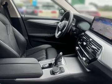 BMW 520 dA LEDER LASER ACC HUD SPORTSITZ SHZ DAB HIF