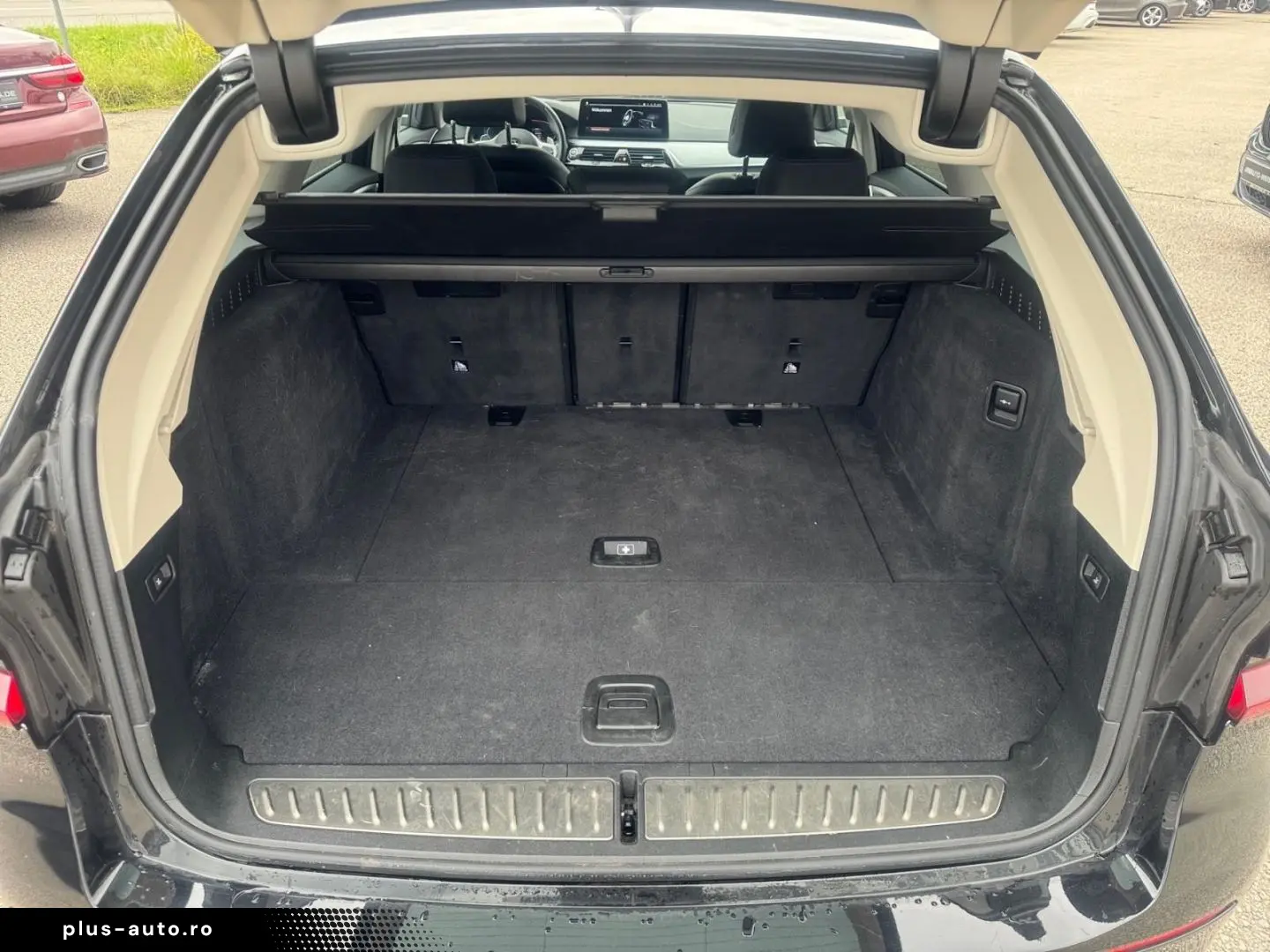 BMW 520 dA LEDER LASER ACC HUD SPORTSITZ SHZ DAB HIF