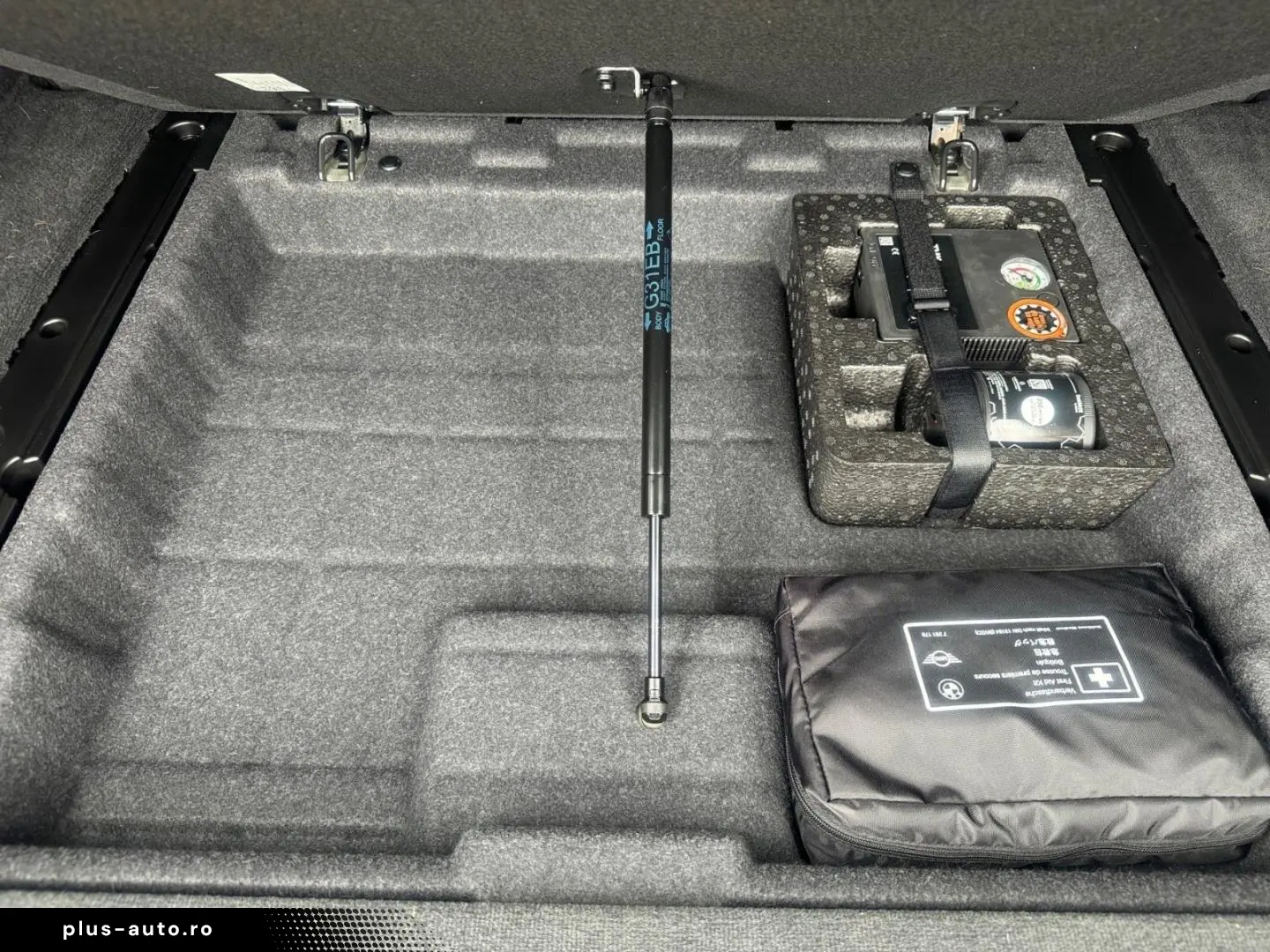 BMW 520 dA LEDER LASER ACC HUD SPORTSITZ SHZ DAB HIF