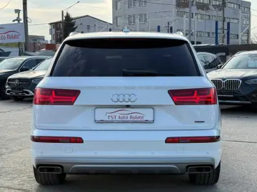 Audi Q7 Gen-4M-2015