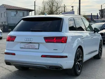 Audi Q7 Gen-4M-2015