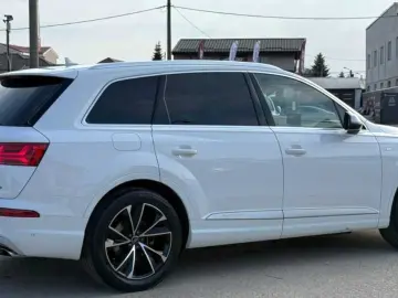 Audi Q7 Gen-4M-2015