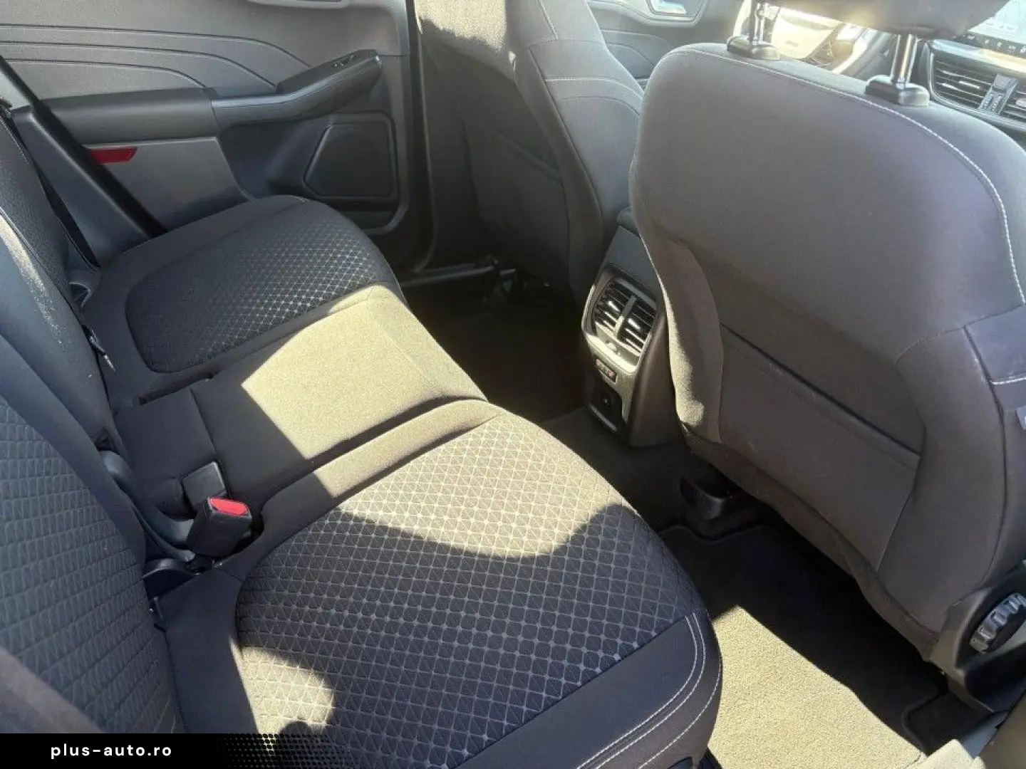 Ford Kuga 2024 - via workleto.com