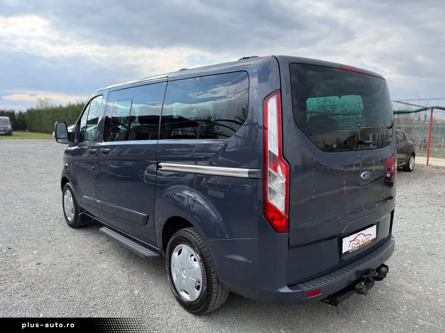 Ford Tourneo-Custom-