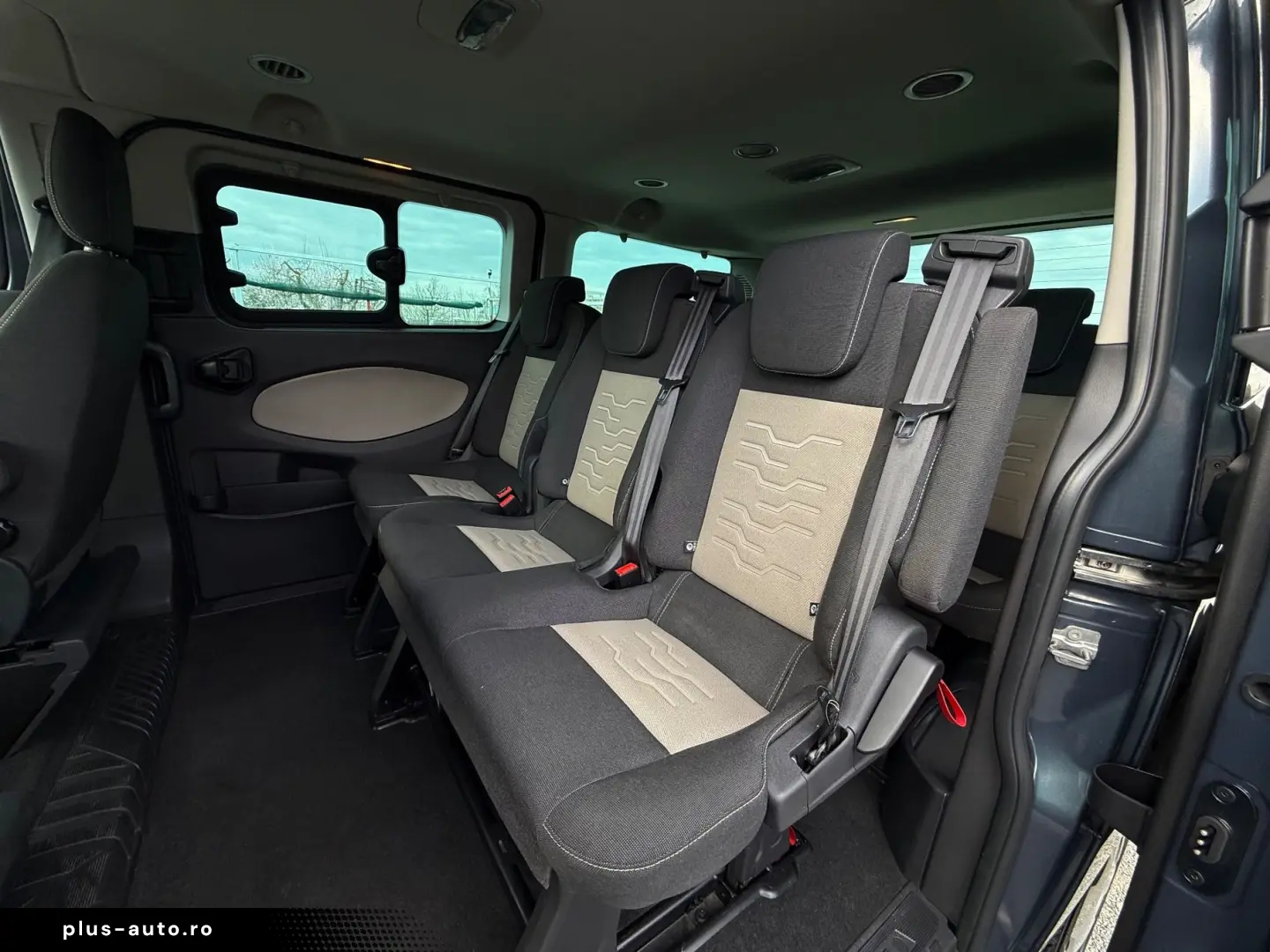 Ford Tourneo-Custom-