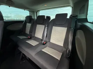 Ford Tourneo-Custom-