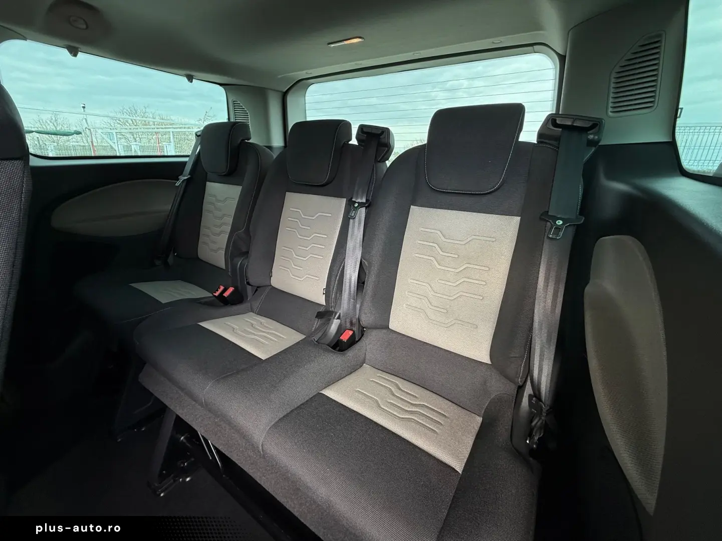 Ford Tourneo-Custom-