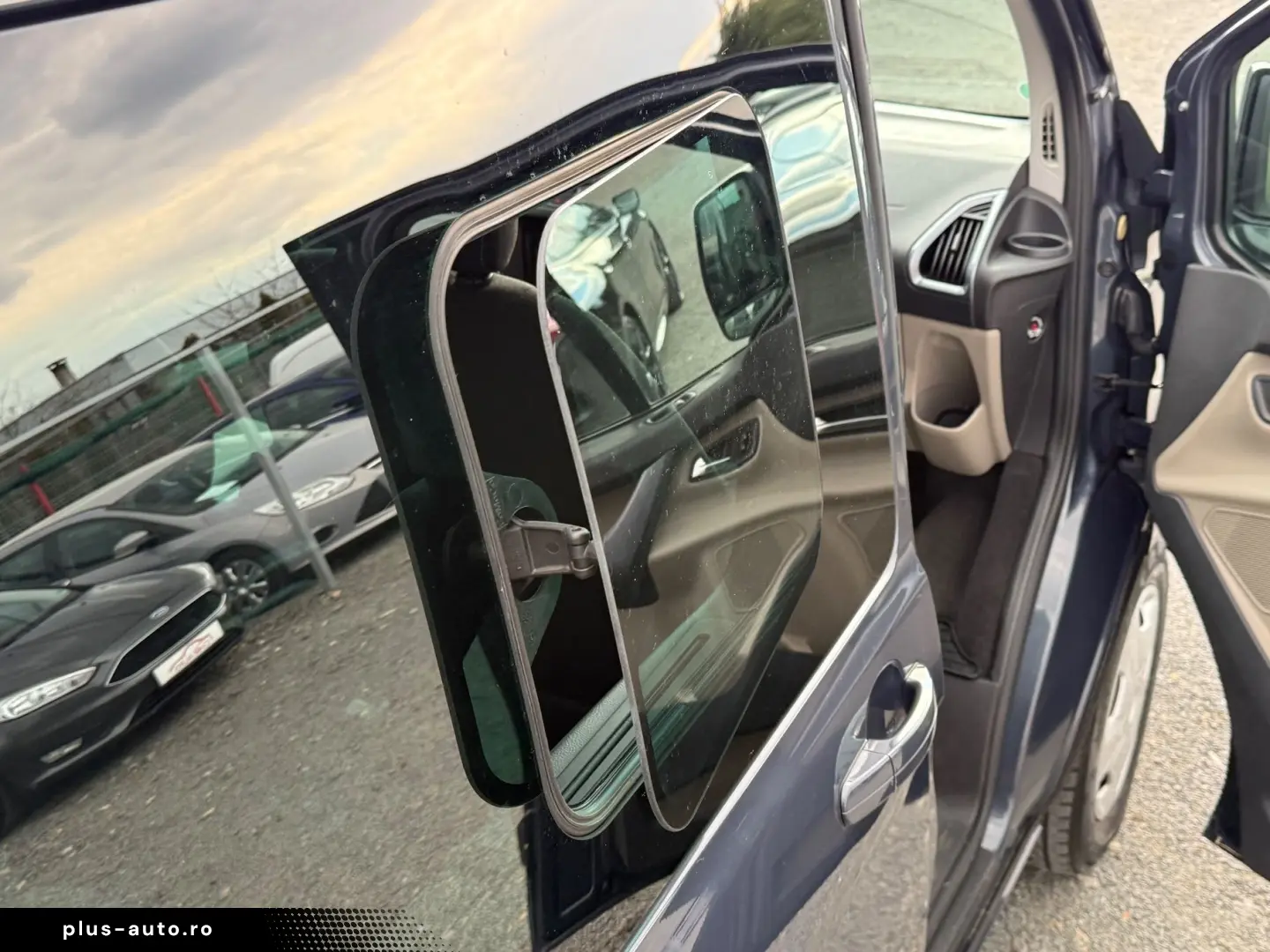 Ford Tourneo-Custom-