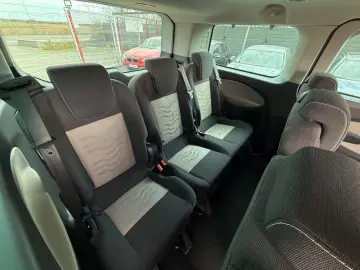 Ford Tourneo-Custom-