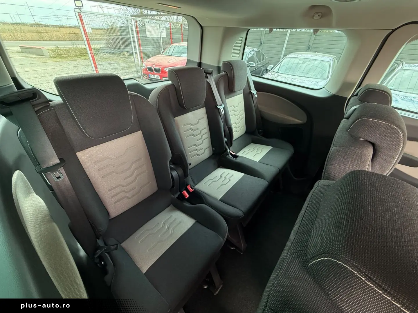 Ford Tourneo-Custom-