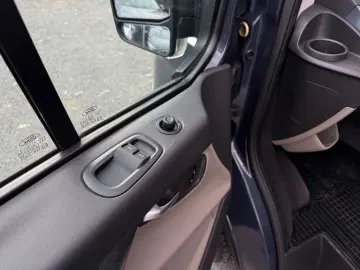 Ford Tourneo-Custom-