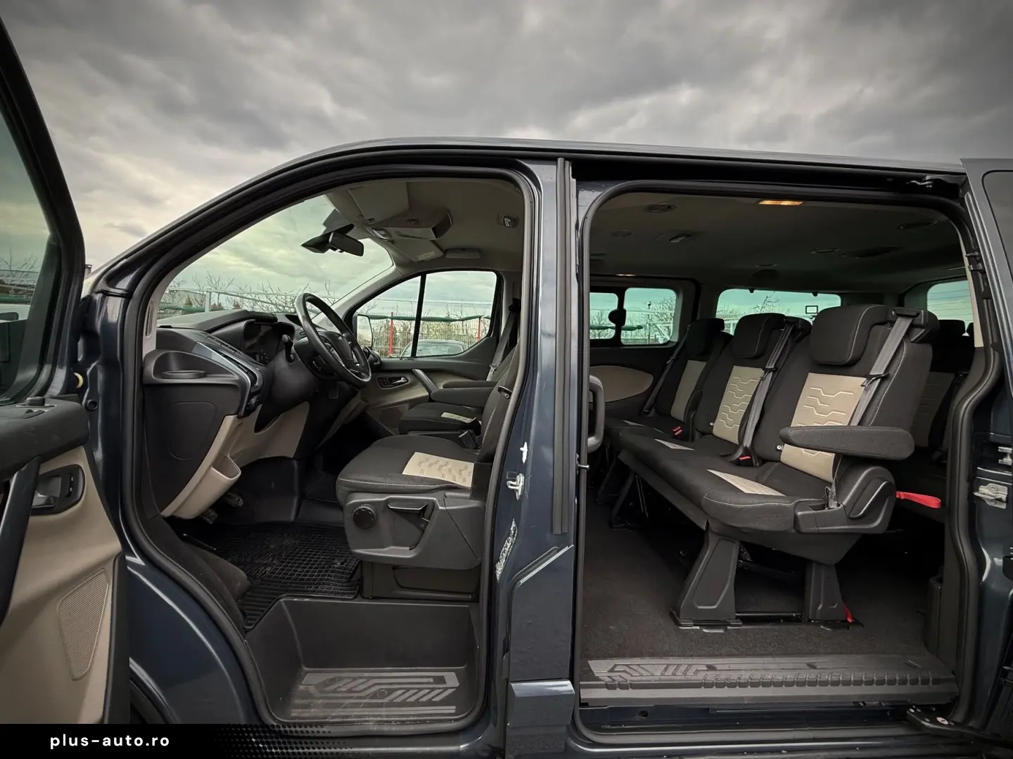 Ford Tourneo-Custom-