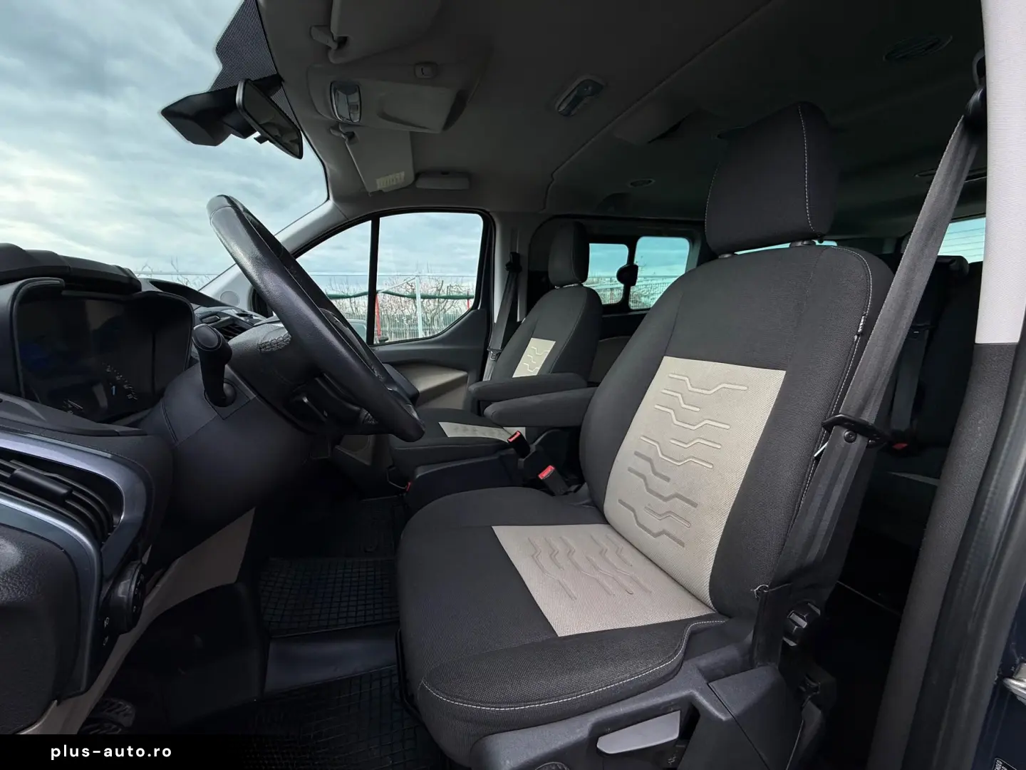 Ford Tourneo-Custom-