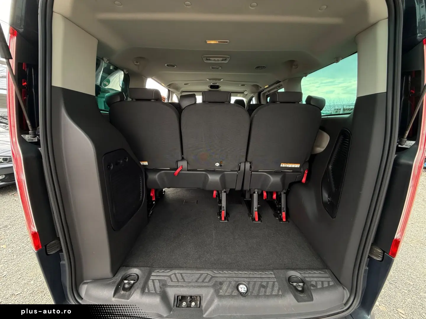 Ford Tourneo-Custom-