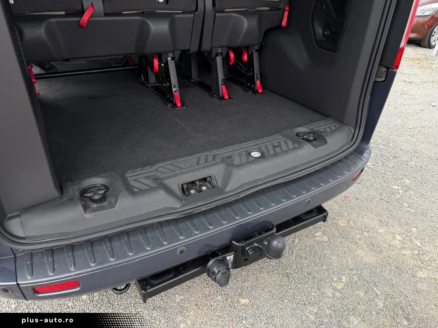 Ford Tourneo-Custom-