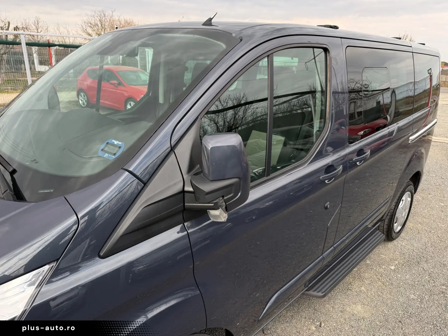 Ford Tourneo-Custom-