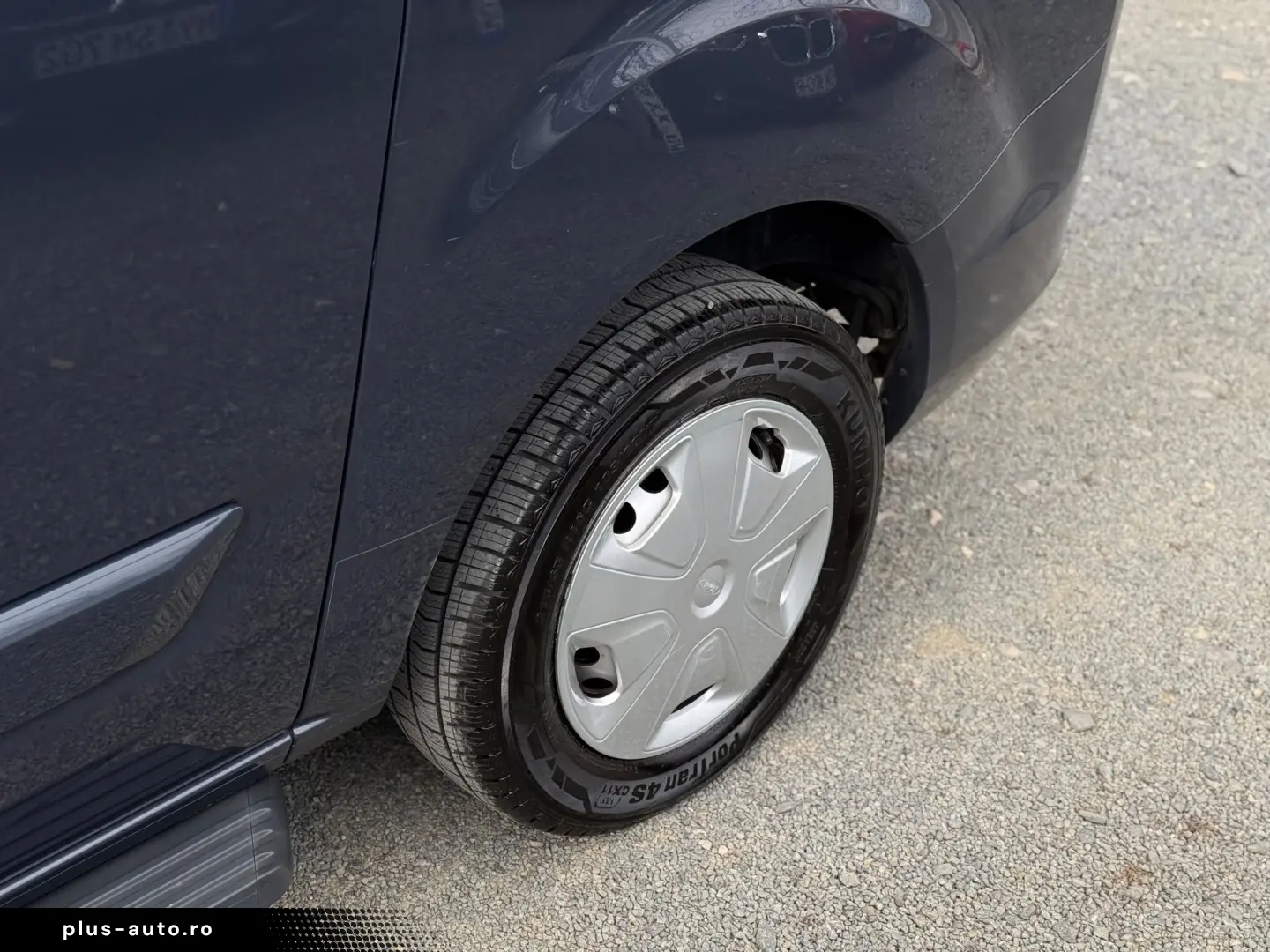 Ford Tourneo-Custom-