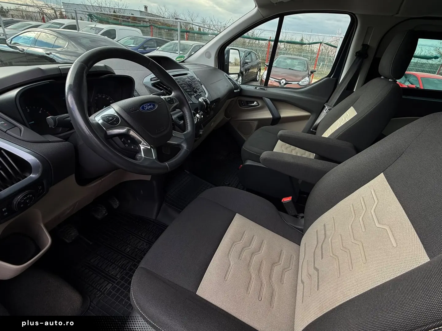 Ford Tourneo-Custom-