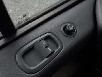 Ford Tourneo-Custom-