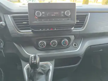 Renault Trafic 2.0 Blue dCi 150 EDC S&S L2 8 1 Zen