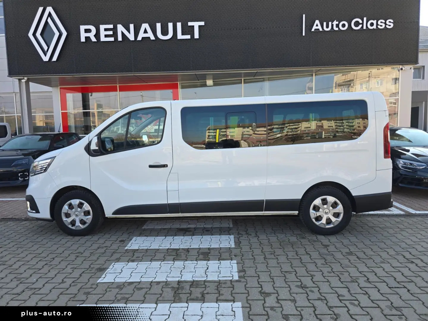 Renault Trafic 2.0 Blue dCi 150 EDC S&S L2 8 1 Zen