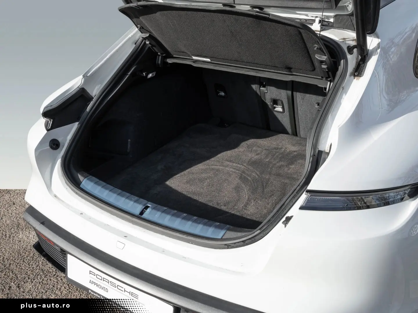 PORSCHE Taycan GTS Sport Turismo Sport Chrono Paket