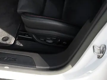 PORSCHE Taycan GTS Sport Turismo Sport Chrono Paket